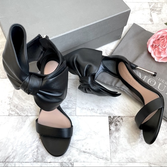 Alexander McQueen Shoes - Elegant Black Women's Sandals